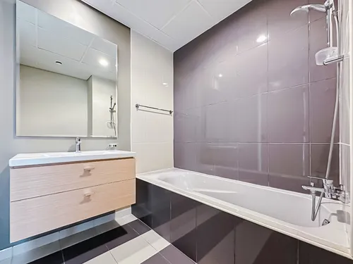 3 Bedrooms Townhouse in Centaury Image