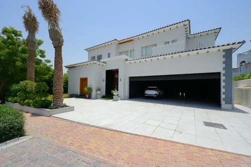 7 Bedrooms Villa in Orange Lake Image