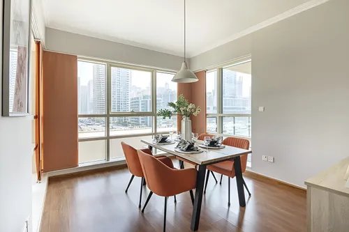 2 Bedrooms Apartment in Marina Quay West Image