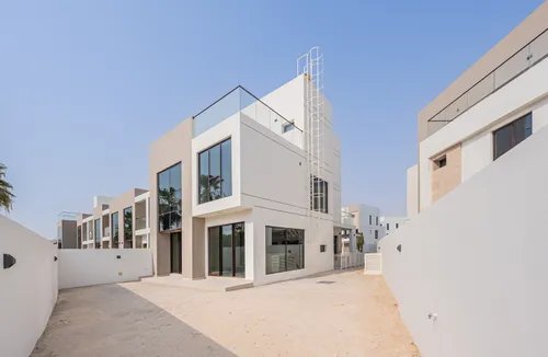 5 Bedrooms Villa in Park Residence 1 Image