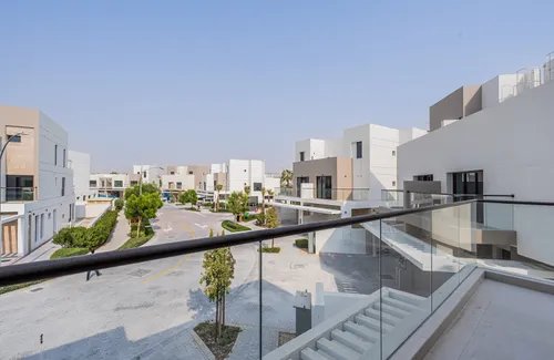 5 Bedrooms Villa in Park Residence 1 Image